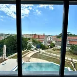 Matrix, Center, Pool Вилла Пула
