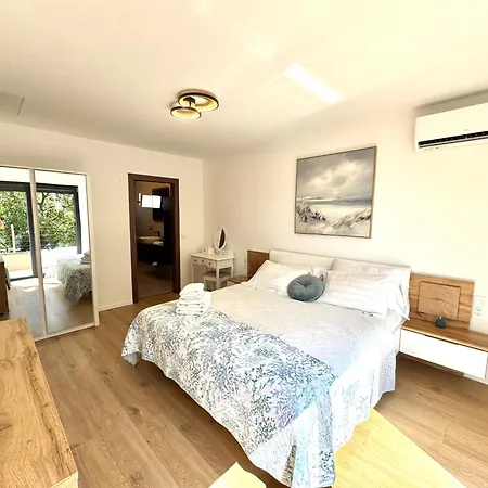 Matrix, Center, Pool