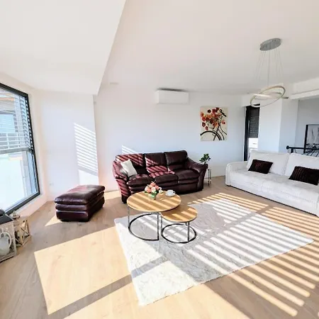 Matrix, Center, Pool *