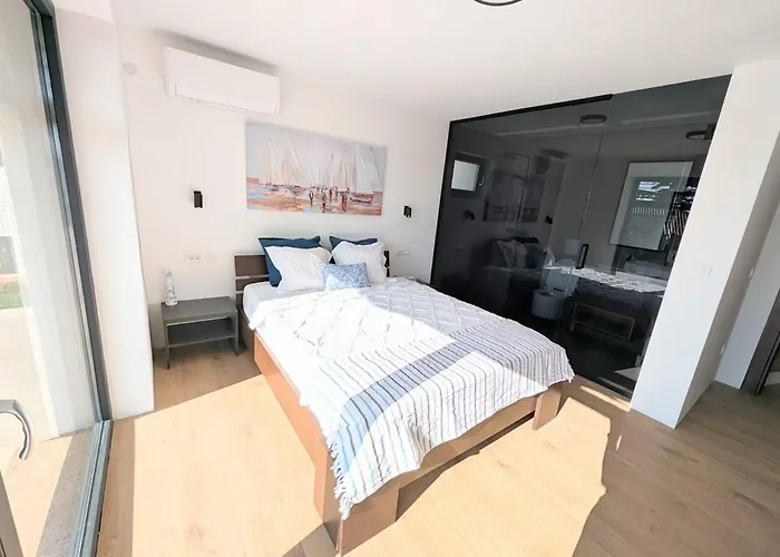 Matrix, Center, Pool Villa