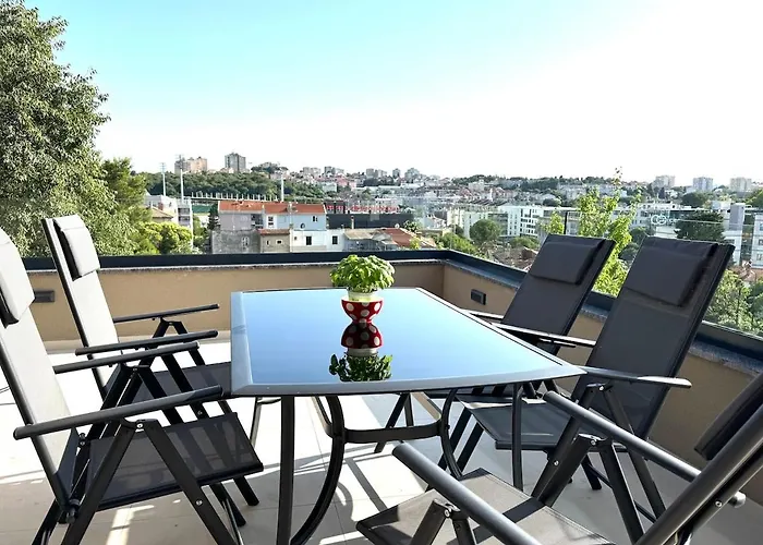 Matrix, Center, Pool ヴィラ プーラ