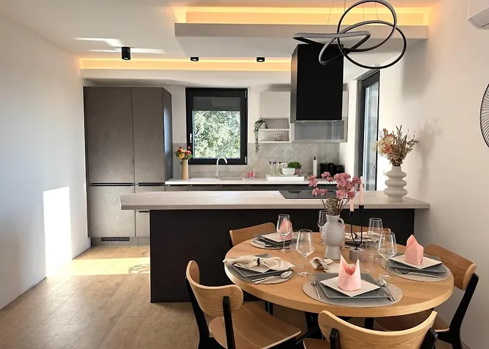 Matrix, Center, Pool プーラ